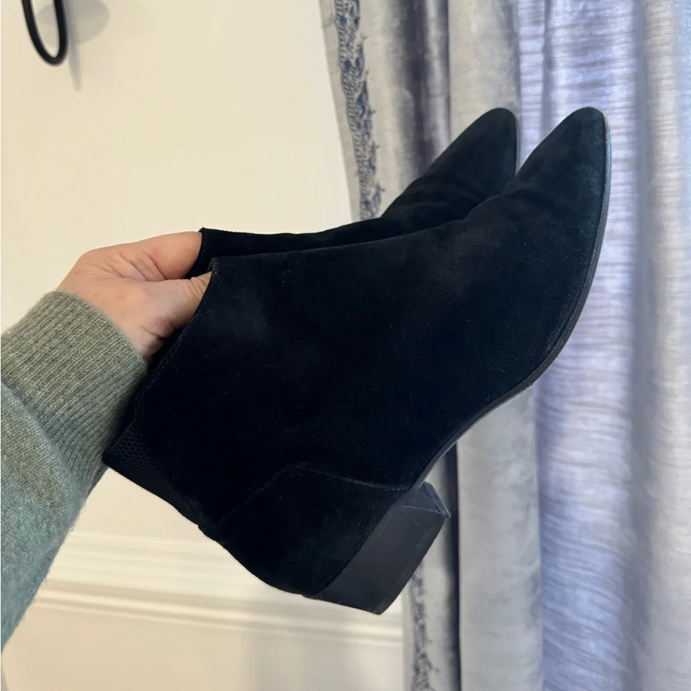 Aquatalia women size